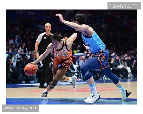 全明星球员齐聚足球场精彩瞬间尽收眼底 全明星球员齐聚足球场精彩瞬间尽收眼底